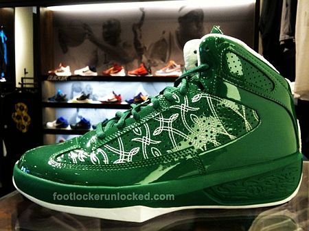 揭秘籃球傳奇雷阿倫的裝備升級(jí)之路，最新戰(zhàn)靴亮相！