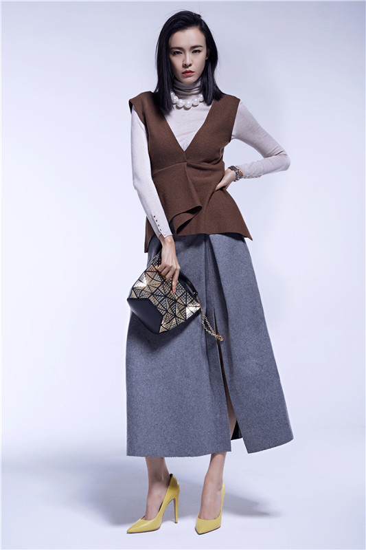 李艾最新時(shí)尚照片,時(shí)代先鋒的印記風(fēng)采