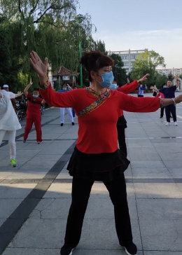 最新廣場(chǎng)舞火了，美了美了舞動(dòng)風(fēng)采