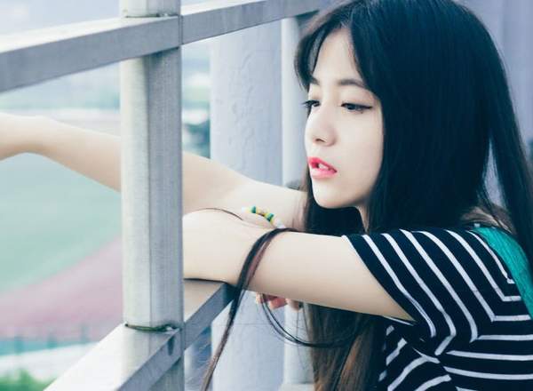 韓珺瑤段允安最新章節(jié),韓珺瑤段允安最新章節(jié)，小巷中的隱秘美味