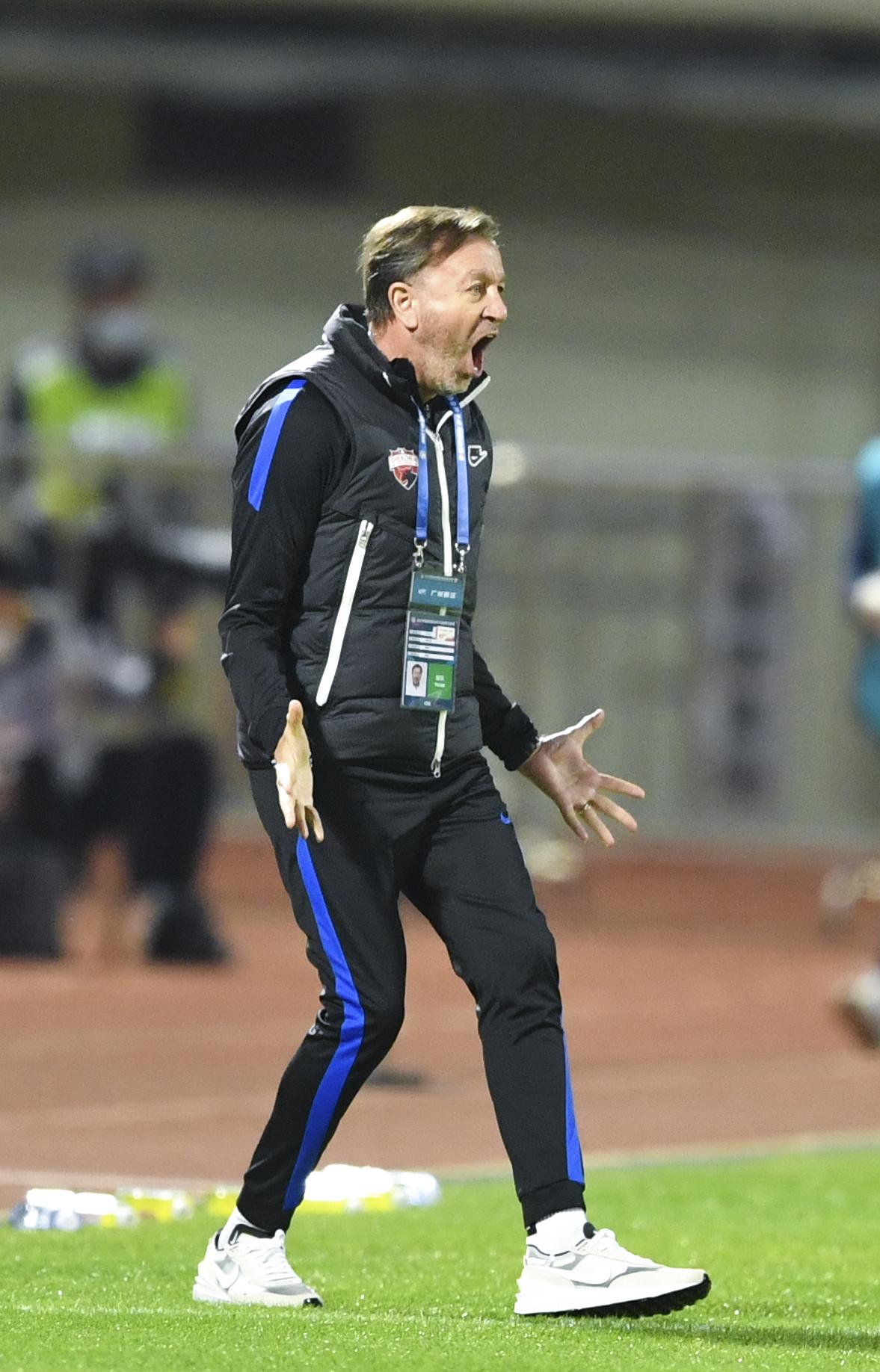 深圳隊(duì)比賽，變化、自信與成就的力量展現(xiàn)賽場(chǎng)風(fēng)采