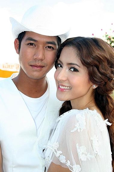 如何成為一名出色的演員并展現(xiàn)才華，旋轉(zhuǎn)的愛演員之路探索