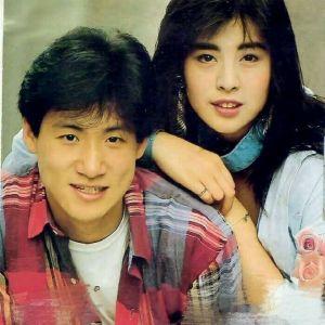 揭秘明星背后的故事，光環(huán)下的真實(shí)身份?