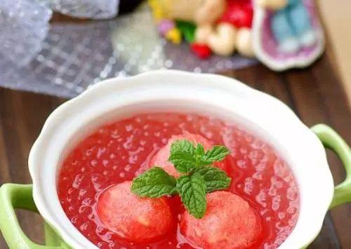 最新西瓜吃法，挑戰(zhàn)味蕾的勵(lì)志之旅，激發(fā)自信與成就感