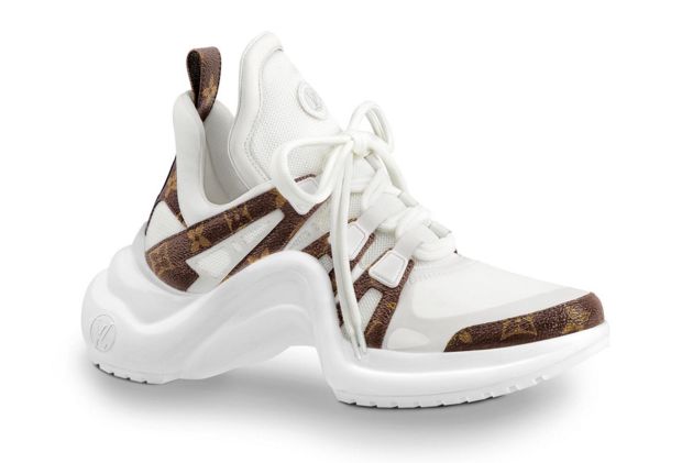 最新款LV女鞋登場，時尚巔峰之作閃耀亮相