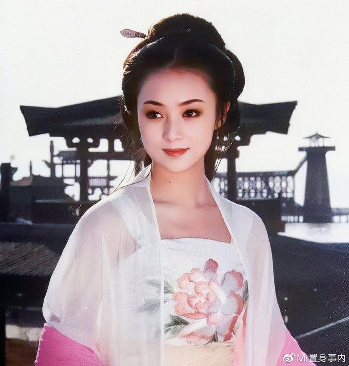 董智芝的表演藝術(shù)之路，如何學(xué)習(xí)表演藝術(shù)并邁向舞臺(tái)成功之巔