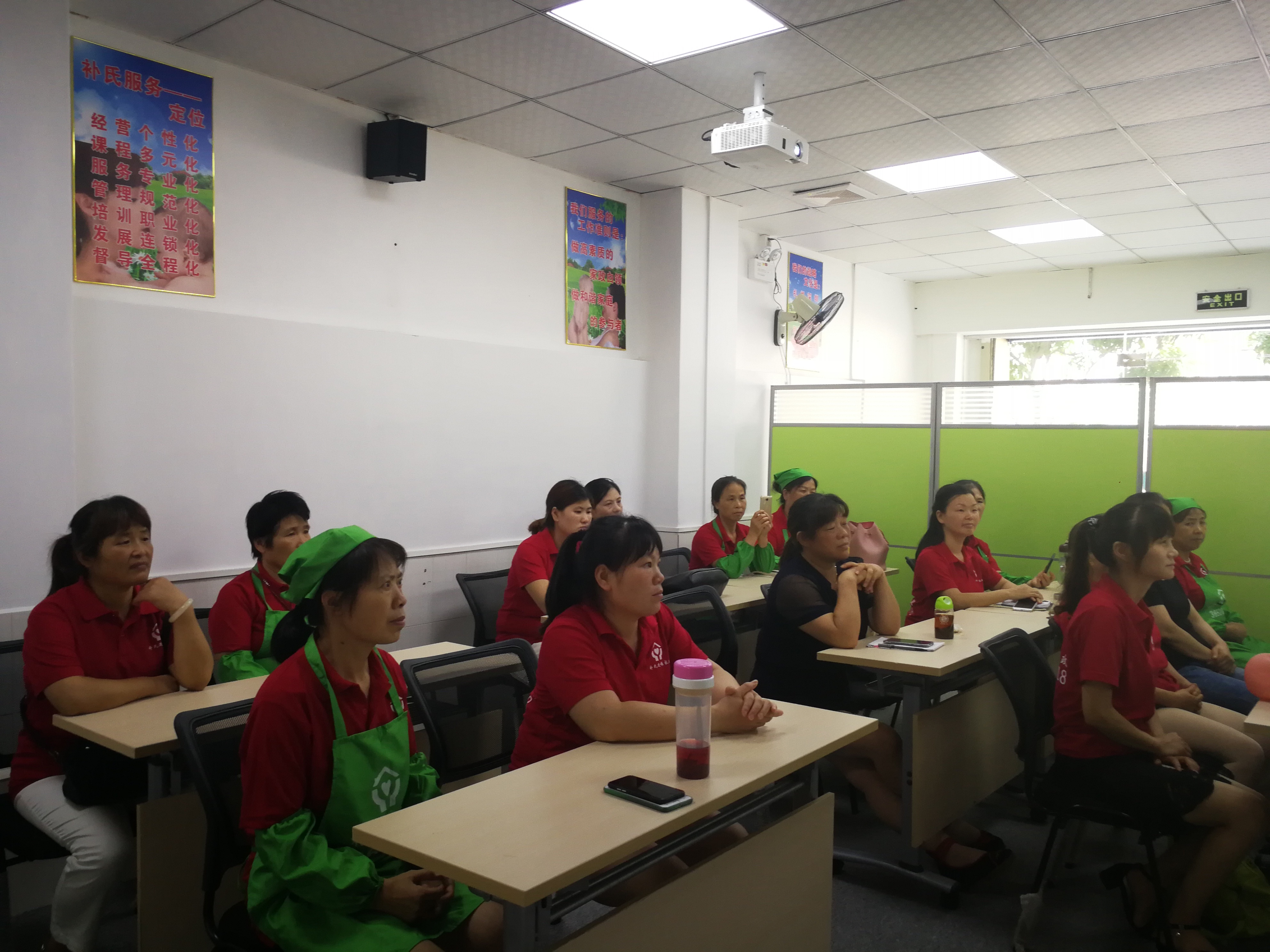 長沙住家保姆價(jià)格及溫馨日常介紹