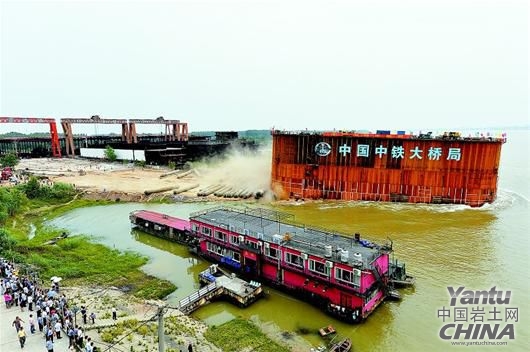 楊泗港長江大橋最新動態(tài)，全面指南與詳細步驟解讀