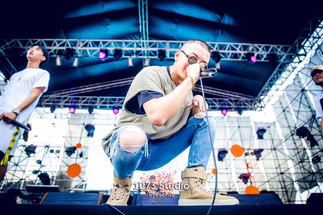 品冠新歌發(fā)布，自信成就夢想，正能量點(diǎn)亮人生之歌