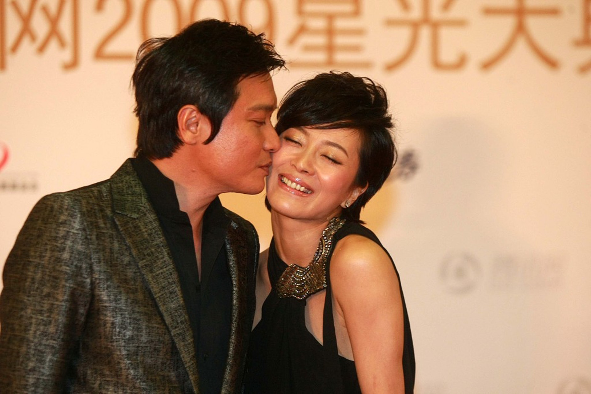 羅嘉良蘇巖最新視頻，聚焦二人世界，熒幕內(nèi)外的故事探索