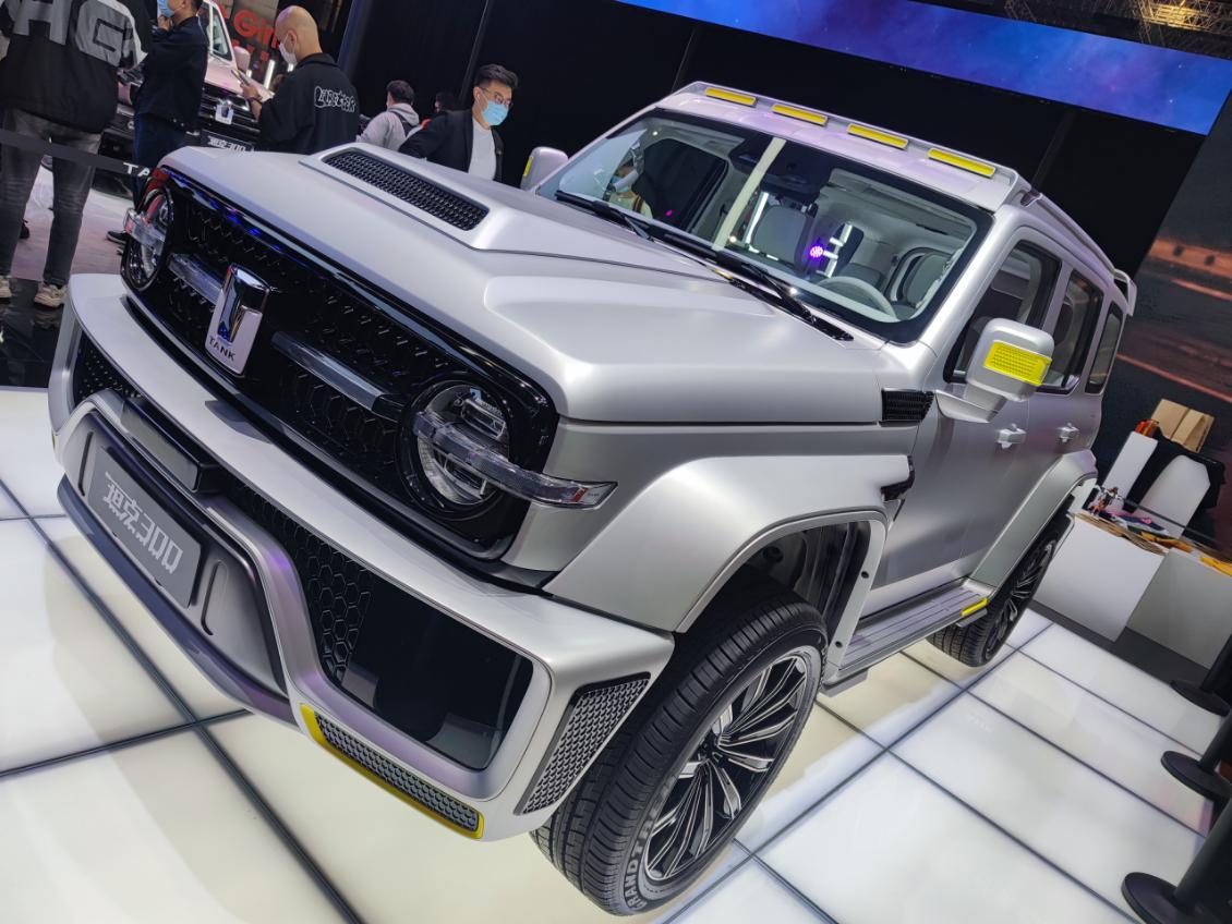 啟程探索自然美景，最新奔馳300報價及購車指南