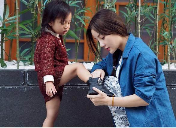 李小璐最新眼睛照片，科技魅力下的視界革新之美