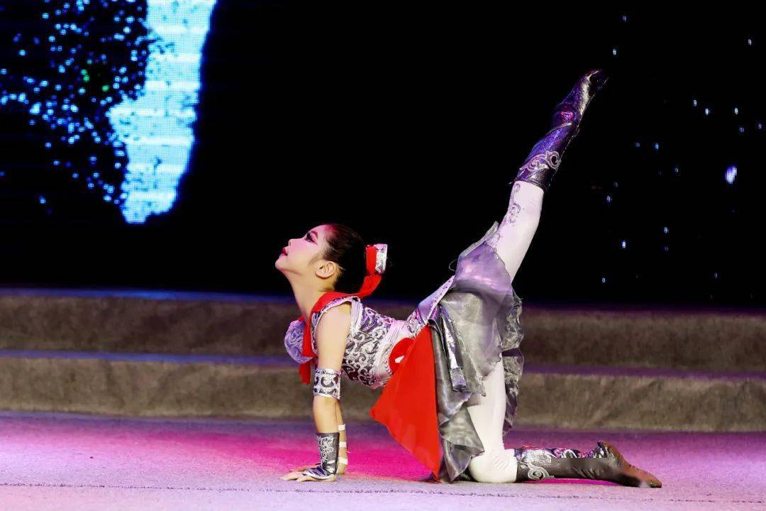 最新舞蹈比賽視頻，舞動中的溫情紐帶展現(xiàn)風(fēng)采時刻