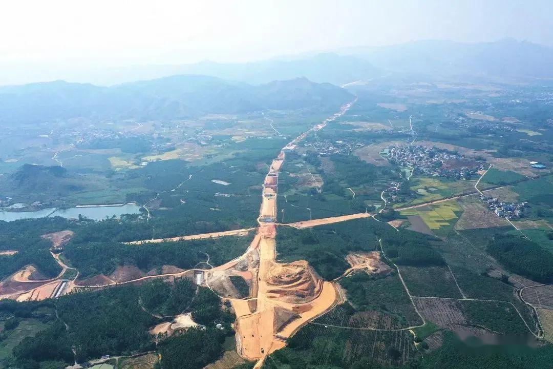 武鳴最新航拍，城市新貌的窺探與觀點闡述