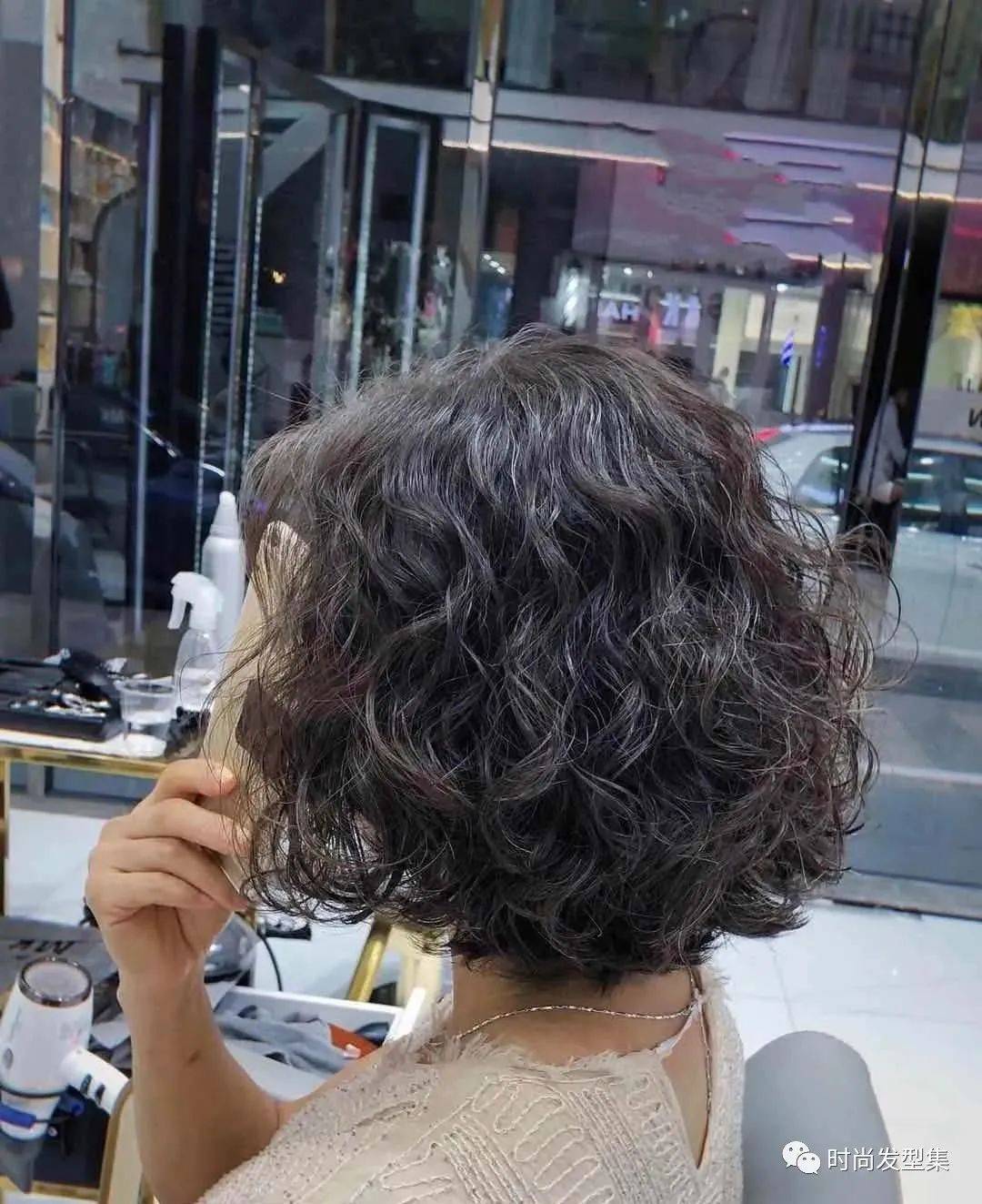 時尚潮流新選擇，最新造型燙燙發(fā)引領(lǐng)潮流風(fēng)向標(biāo)