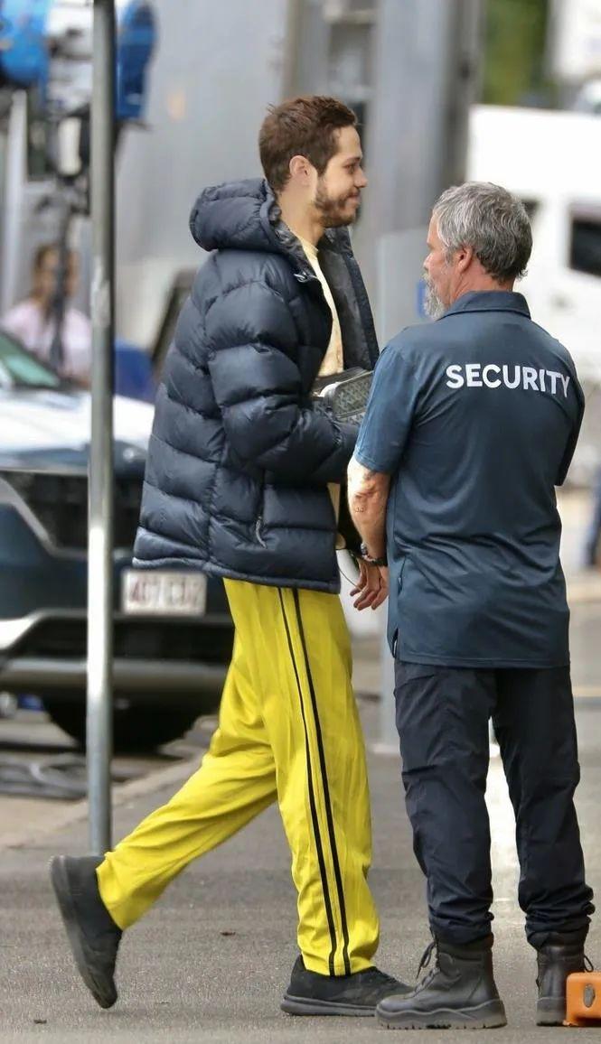 玄彬最新街拍，潮流引領(lǐng)者的時(shí)代風(fēng)采